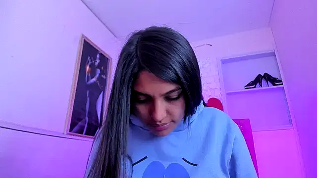 Snapshot of SarahStones chatting on 10-09-25, 06:44 SarahStones online show from 10-09-25, 06:44