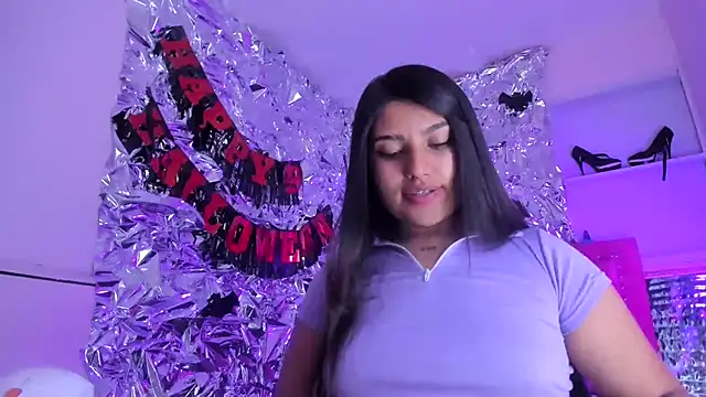 Snapshot of SarahStones chatting on 11-14-25, 04:44 SarahStones online show from 11-14-25, 04:44