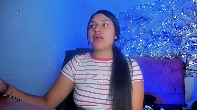 Snapshot of SarahStones chatting on 02-16-26, 06:42 SarahStones online show from 02-16-26, 06:42