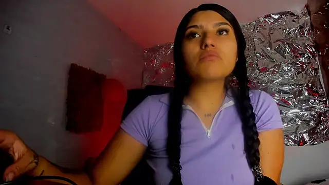 Snapshot of SarahStones chatting on 03-25-26, 06:19 SarahStones online show from 03-25-26, 06:19