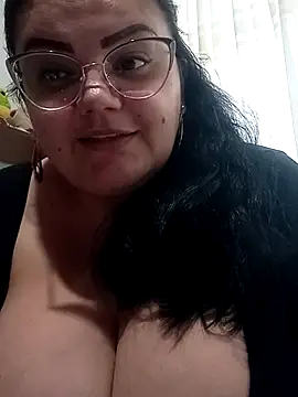 Snapshot of Madisonpalacio chatting on 12-30-24, 10:23 Madisonpalacio online show from 12-30-24, 10:23