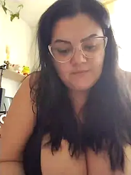 Snapshot of Madisonpalacio chatting on 01-13-25, 07:42 Madisonpalacio online show from 01-13-25, 07:42
