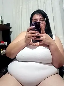 Snapshot of Madisonpalacio chatting on 01-20-25, 02:32 Madisonpalacio online show from 01-20-25, 02:32
