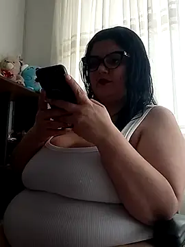 Snapshot of Madisonpalacio chatting on 02-15-25, 08:33 Madisonpalacio online show from 02-15-25, 08:33