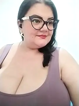 Snapshot of Madisonpalacio chatting on 02-09-26, 06:23 Madisonpalacio online show from 02-09-26, 06:23