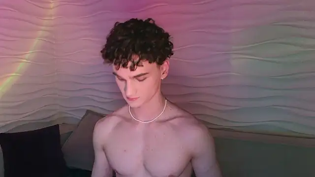 Snapshot of adam_21cm__ chatting on 12-08-24, 07:11 adam 21cm online show from 12-08-24, 07:11