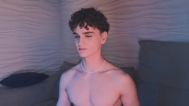 Snapshot of adam_21cm__ chatting on 12-14-24, 04:09 adam 21cm online show from 12-14-24, 04:09