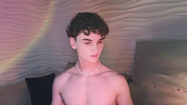 Snapshot of adam_21cm__ chatting on 12-19-24, 04:46 adam 21cm online show from 12-19-24, 04:46