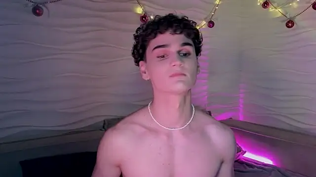 Snapshot of adam_21cm__ chatting on 01-10-25, 07:43 adam 21cm online show from 01-10-25, 07:43