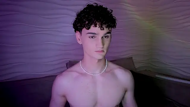 Snapshot of adam_21cm__ chatting on 01-17-25, 04:36 adam 21cm online show from 01-17-25, 04:36