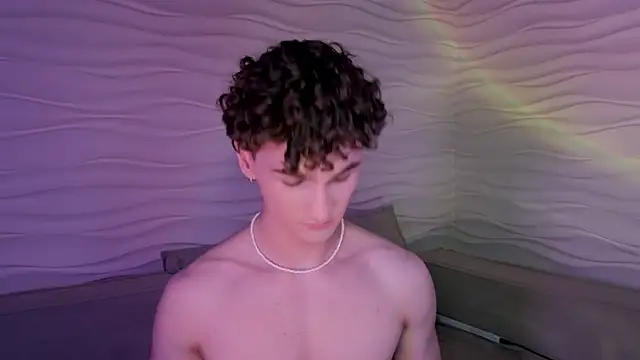 Snapshot of adam_21cm__ chatting on 01-17-25, 07:38 adam 21cm online show from 01-17-25, 07:38