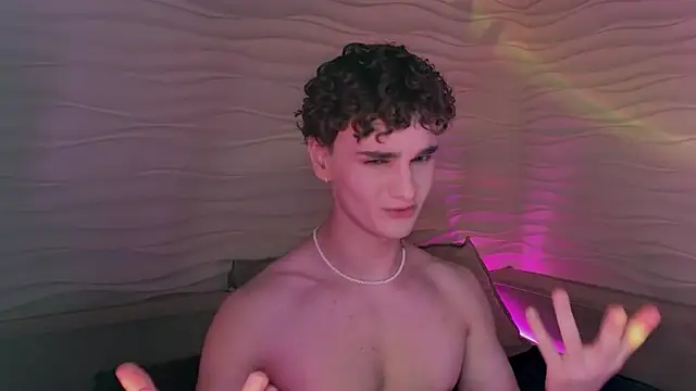 Snapshot of adam_21cm__ chatting on 01-19-25, 07:58 adam 21cm online show from 01-19-25, 07:58