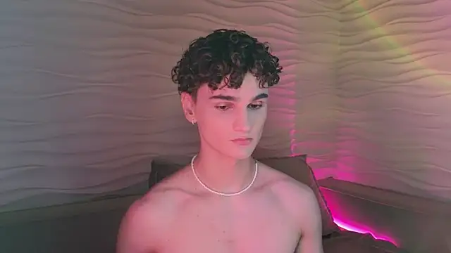 Snapshot of adam_21cm__ chatting on 01-23-25, 04:48 adam 21cm online show from 01-23-25, 04:48