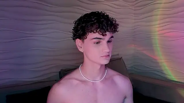 Snapshot of adam_21cm__ chatting on 01-24-25, 04:49 adam 21cm online show from 01-24-25, 04:49