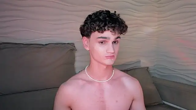 Snapshot of adam_21cm__ chatting on 01-26-25, 07:52 adam 21cm online show from 01-26-25, 07:52