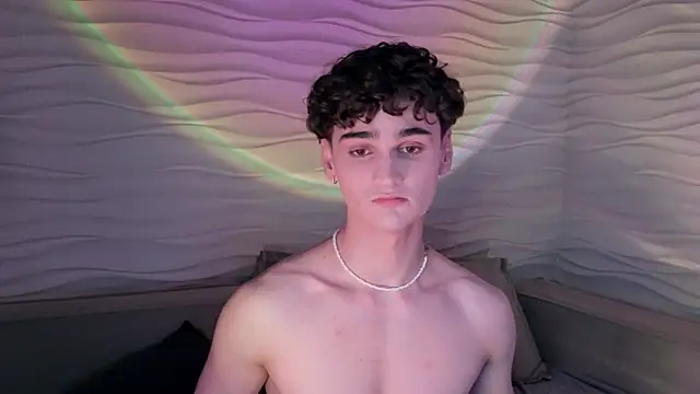 Snapshot of adam_21cm__ chatting on 02-04-25, 07:44 adam 21cm online show from 02-04-25, 07:44