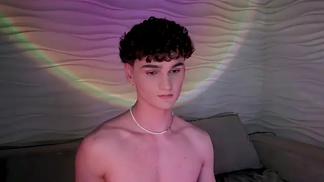 Snapshot of adam_21cm__ chatting on 02-13-25, 07:52 adam 21cm online show from 02-13-25, 07:52