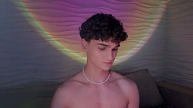 Snapshot of adam_21cm__ chatting on 02-20-25, 07:41 adam 21cm online show from 02-20-25, 07:41