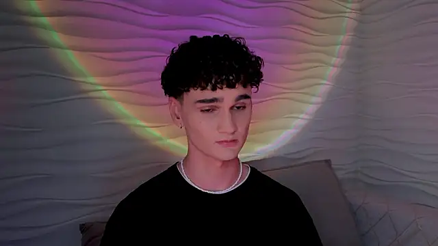 Snapshot of adam_21cm__ chatting on 03-07-25, 08:00 adam 21cm online show from 03-07-25, 08:00