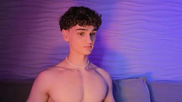 Snapshot of adam_21cm__ chatting on 10-04-25, 03:54 adam 21cm online show from 10-04-25, 03:54