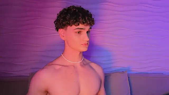 Snapshot of adam_21cm__ chatting on 10-07-25, 06:27 adam 21cm online show from 10-07-25, 06:27