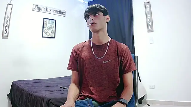 Snapshot of harrytomson_1 chatting on 11-10-25, 01:15 harrytomson 1 online show from 11-10-25, 01:15