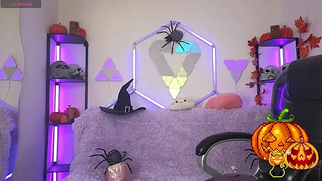 littlevixen18 online show from 10-20-25, 02:17