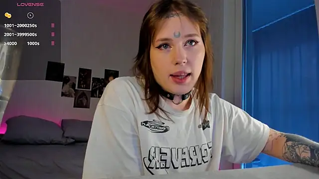 Snapshot of Spliti_moon chatting on 02-15-26, 10:58 Spliti moon online show from 02-15-26, 10:58