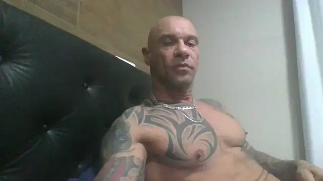 Snapshot of Arc8njoblack chatting on 06-11-26, 05:27 Arc8njoblack online show from 06-11-26, 05:27