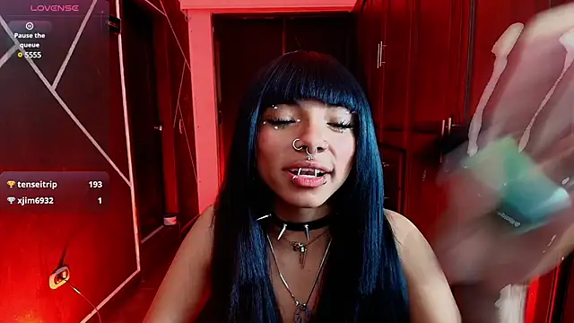 Snapshot of SexyNaf chatting on 02-18-25, 01:21 SexyNaf online show from 02-18-25, 01:21