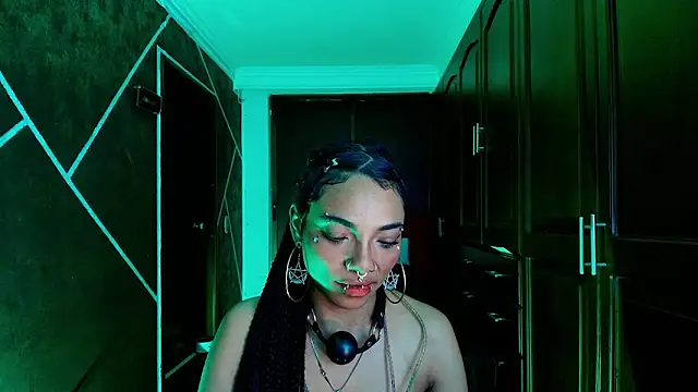 Snapshot of SexyNaf chatting on 02-26-25, 01:21 SexyNaf online show from 02-26-25, 01:21