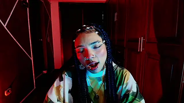 Snapshot of SexyNaf chatting on 03-06-25, 10:15 SexyNaf online show from 03-06-25, 10:15