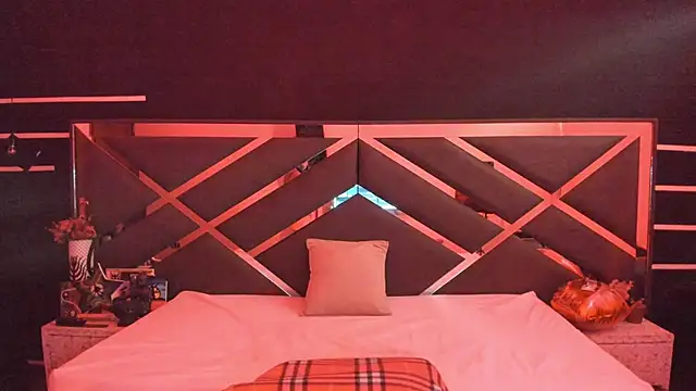 Snapshot of SexyNaf chatting on 09-23-25, 07:39 SexyNaf online show from 09-23-25, 07:39