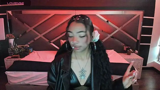 Snapshot of SexyNaf chatting on 09-26-25, 07:40 SexyNaf online show from 09-26-25, 07:40