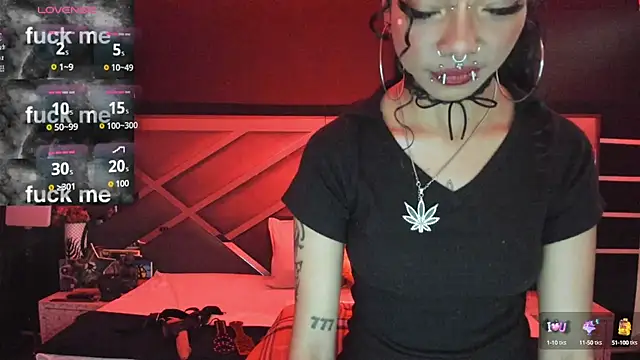 Snapshot of SexyNaf chatting on 09-27-25, 07:19 SexyNaf online show from 09-27-25, 07:19