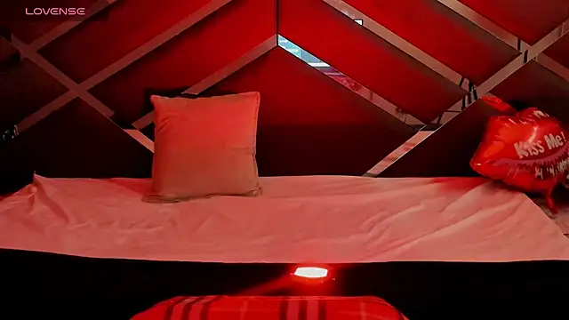 Snapshot of SexyNaf chatting on 10-02-25, 07:10 SexyNaf online show from 10-02-25, 07:10