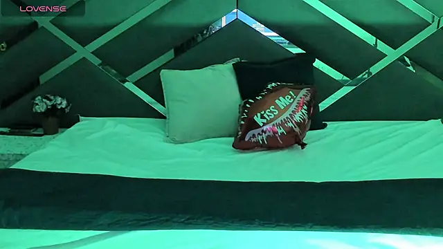 Snapshot of SexyNaf chatting on 10-07-25, 07:33 SexyNaf online show from 10-07-25, 07:33