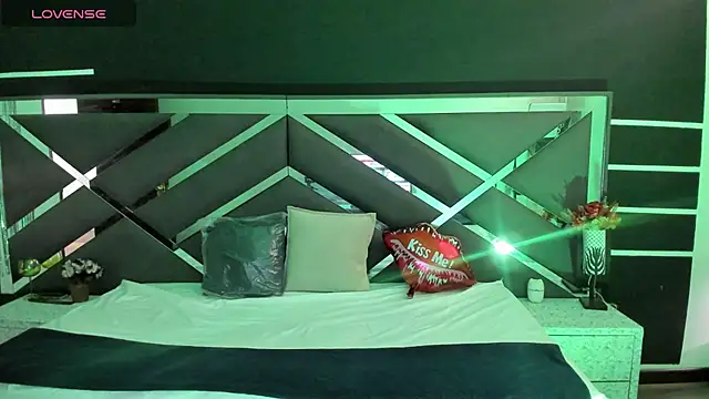 Snapshot of SexyNaf chatting on 10-08-25, 07:22 SexyNaf online show from 10-08-25, 07:22