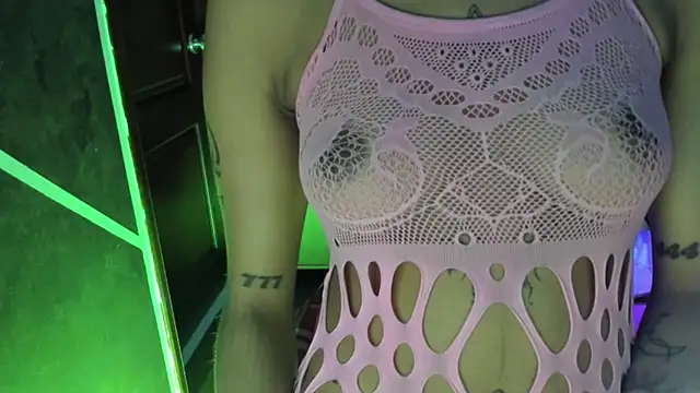 Snapshot of SexyNaf chatting on 10-13-25, 08:09 SexyNaf online show from 10-13-25, 08:09