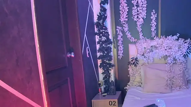 Snapshot of SexyNaf chatting on 10-15-25, 07:14 SexyNaf online show from 10-15-25, 07:14