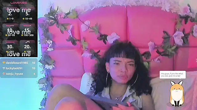 Snapshot of SexyNaf chatting on 10-28-25, 07:23 SexyNaf online show from 10-28-25, 07:23