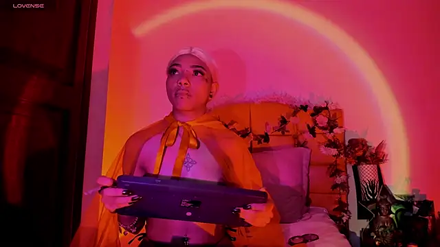 Snapshot of SexyNaf chatting on 10-29-25, 07:15 SexyNaf online show from 10-29-25, 07:15