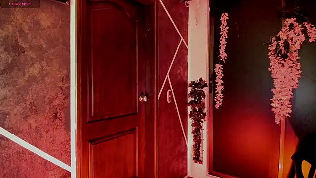 Snapshot of SexyNaf chatting on 11-06-25, 08:32 SexyNaf online show from 11-06-25, 08:32