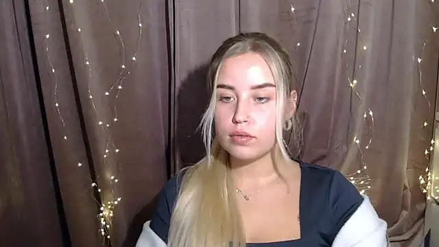 Snapshot of KristyHoney chatting on 12-04-24, 06:28 KristyHoney online show from 12-04-24, 06:28