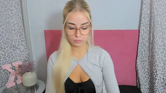 KristyHoney online show from 11-15-25, 09:11