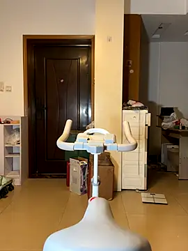 Snapshot of Tastemystrawberry chatting on 10-18-25, 03:35 Tastemystrawberry online show from 10-18-25, 03:35