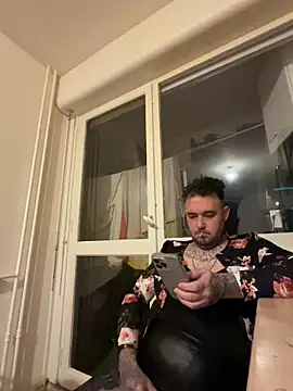 lope85540 online show from 12-18-24, 05:04