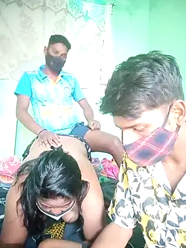 Snapshot of Group_Of_Lust chatting on 11-22-25, 08:35 Group Of Lust online show from 11-22-25, 08:35