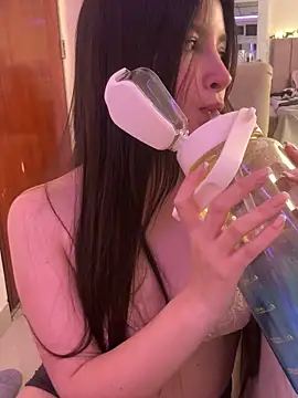 annaharper- online show from 12-05-25, 03:59