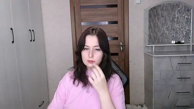 Kristy-Max online show from 12-15-25, 10:52